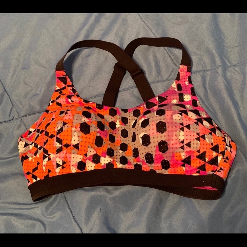 NWOT Victoria’s Secret sports bra